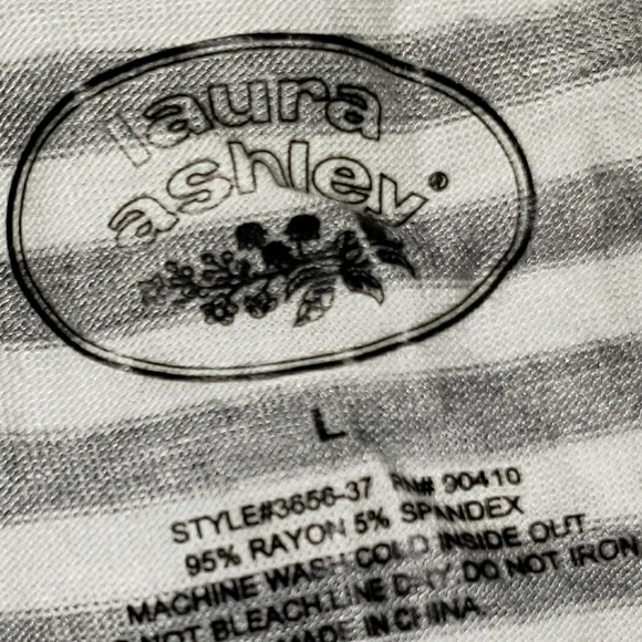 Gray Striped T-Shirt with Dog Graphic - Picture 2 of 3